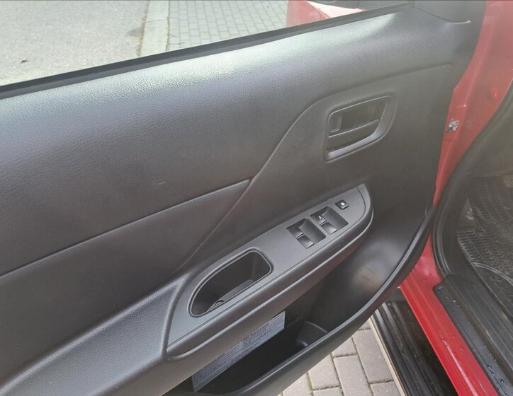 Mitsubishi L200 17