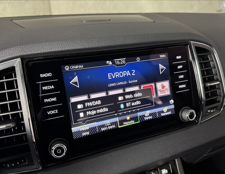 Škoda Karoq SUV 1,5 l 110 kw