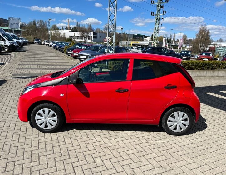 Toyota Aygo Hatchback 998,0 53 kw