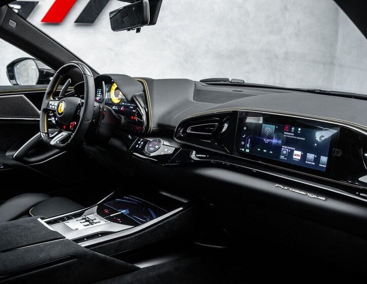 Ferrari Ostatní SUV / Terénní 6,5 l 529 kw