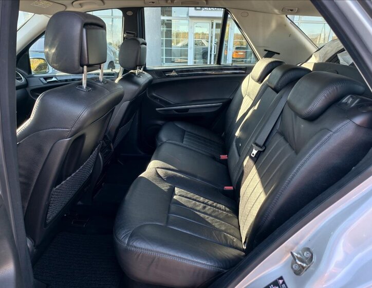 Mercedes-Benz Třídy M SUV 3,0 l 140 kw