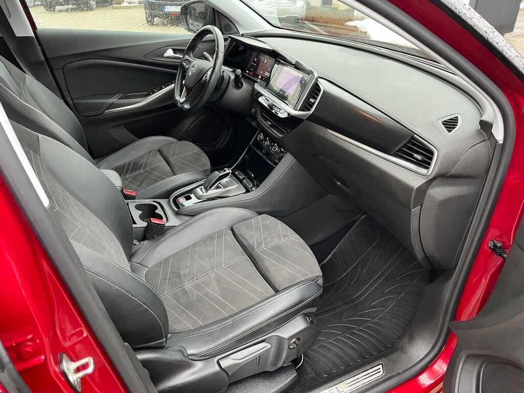 Opel Grandland SUV 1,2 l 96 kw