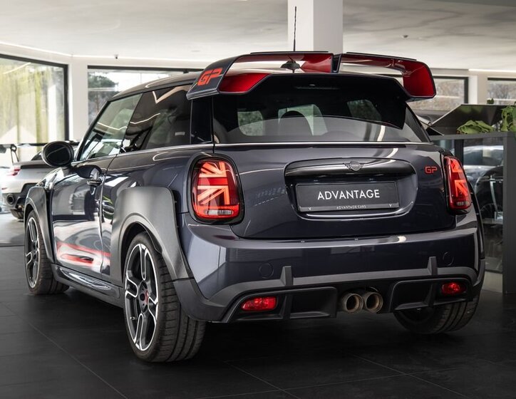 Mini Cooper Hatchback 2,0 l 225 kw