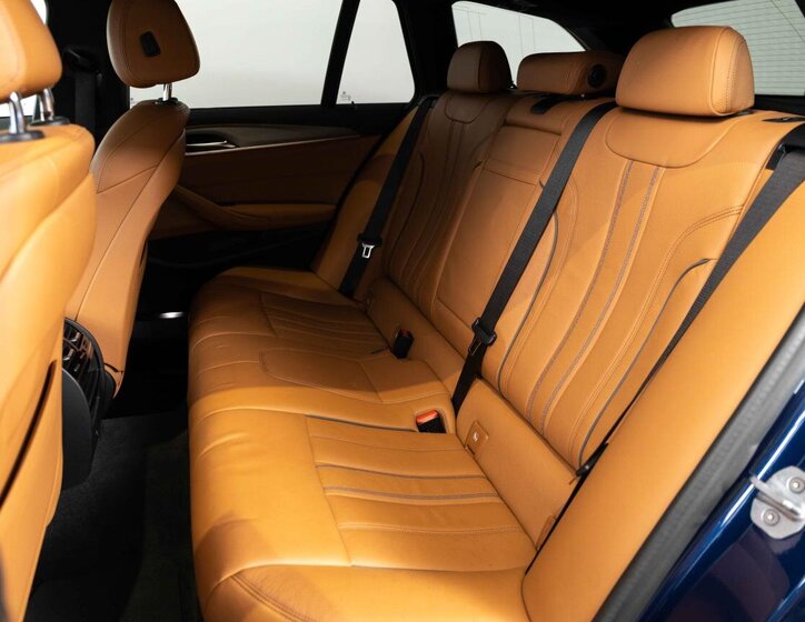 BMW Řada 5 Kombi 3,0 l 195 kw