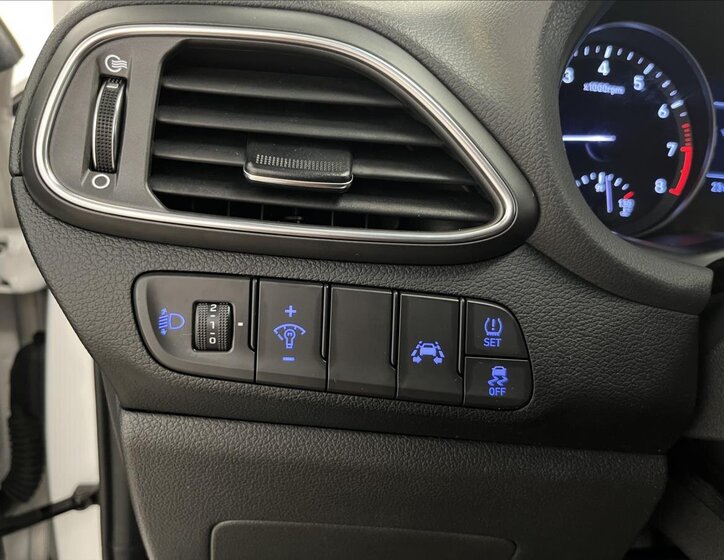 Hyundai i30 Kombi 998,0 88 kw