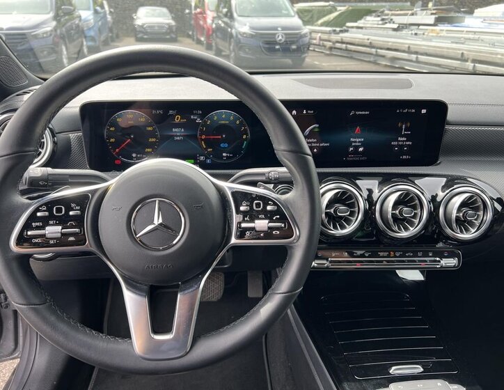 Mercedes-Benz CLA Sedan / Limuzína 1,3 l 118 kw