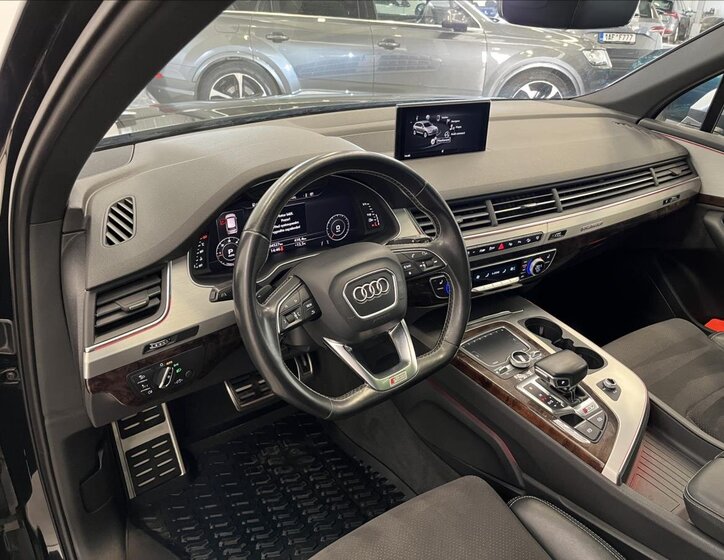 Audi SQ7 SUV / Terénní 4,0 l 320 kw