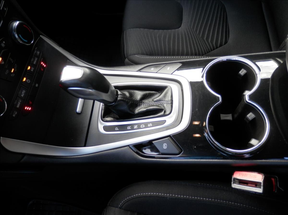 Ford S-MAX MPV 2,0 l 110 kw