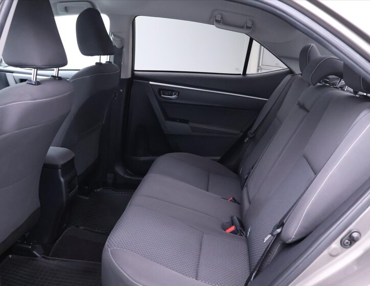 Toyota Corolla Sedan 1,6 l 97 kw