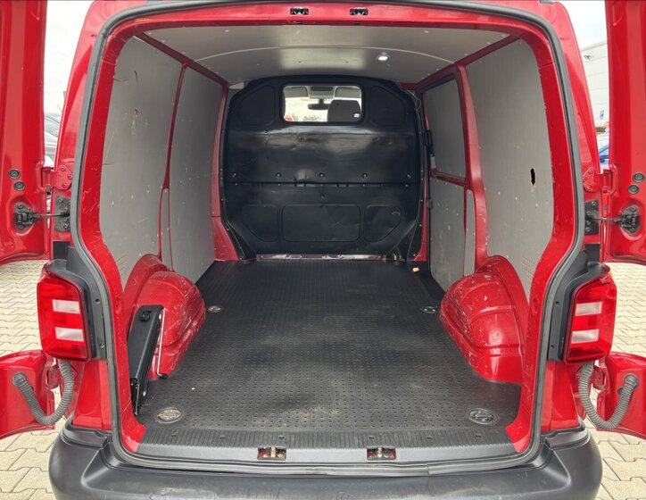 Volkswagen Transporter Skříň 2,0 l 75 kw