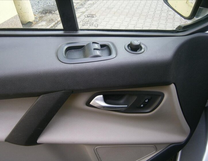 Ford Tourneo Custom 16