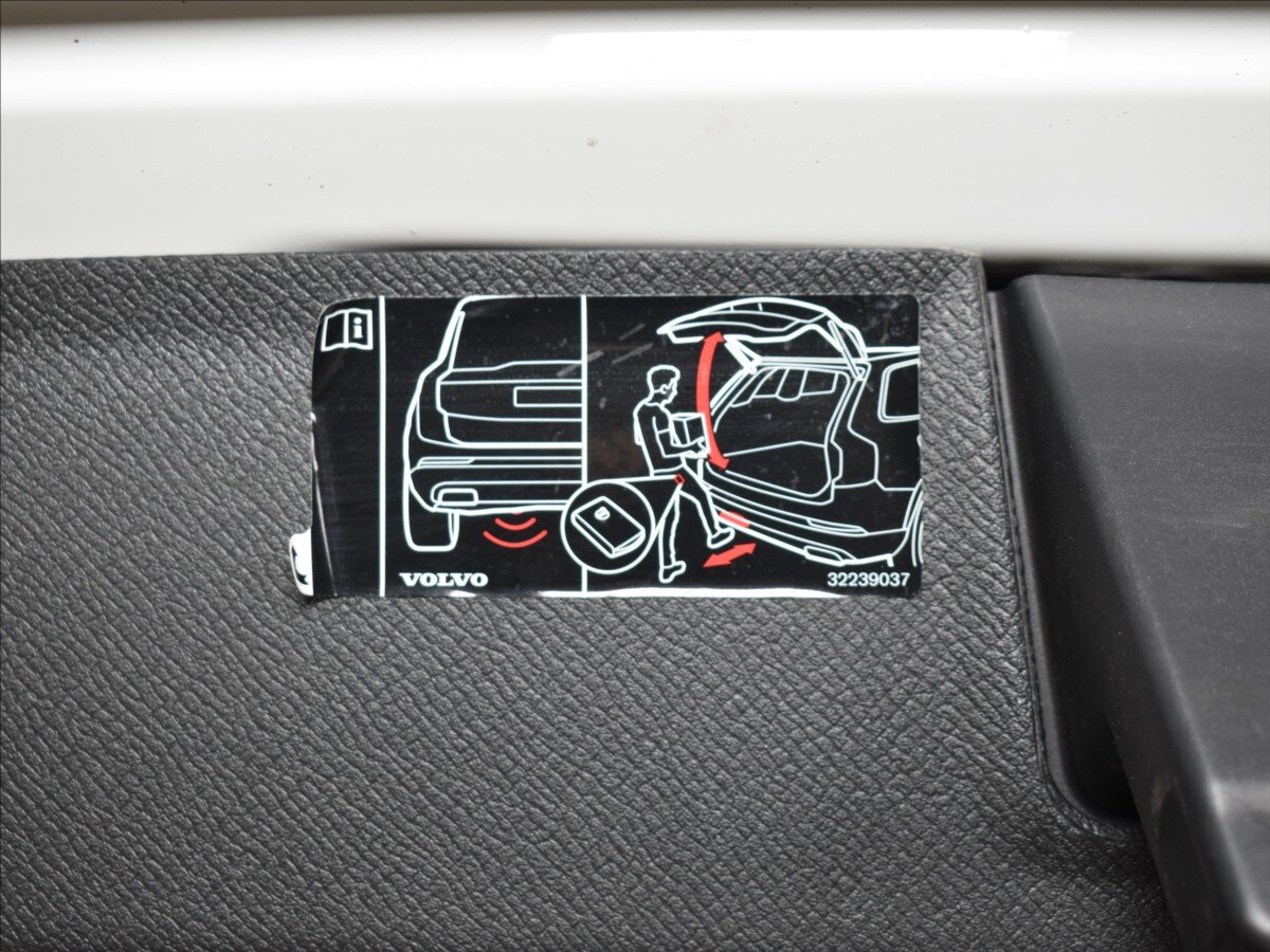 Volvo XC90 SUV / Terénní 2,0 l 173 kw