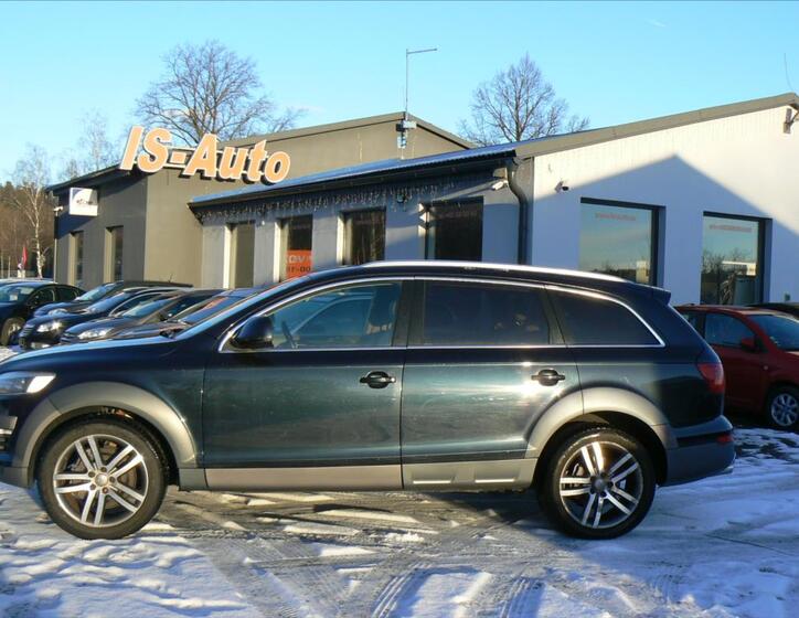 Audi Q7 8