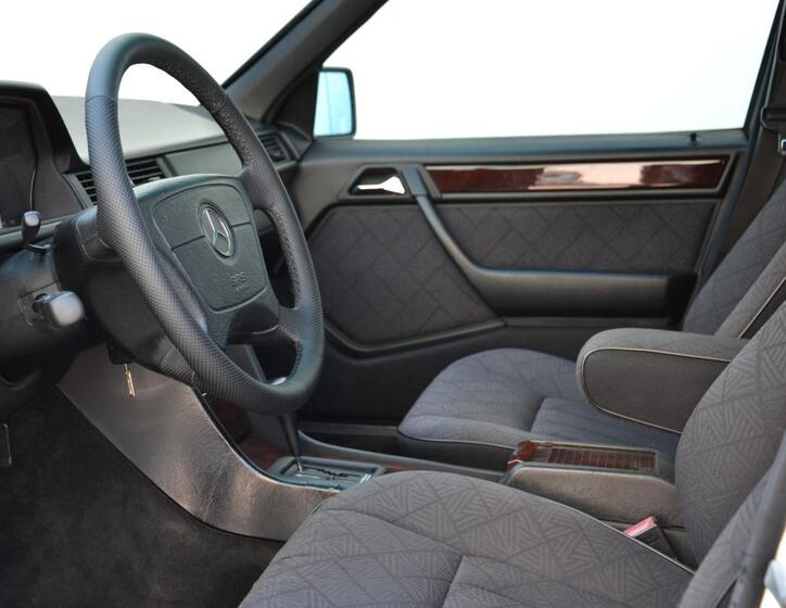 Mercedes-Benz 124 13