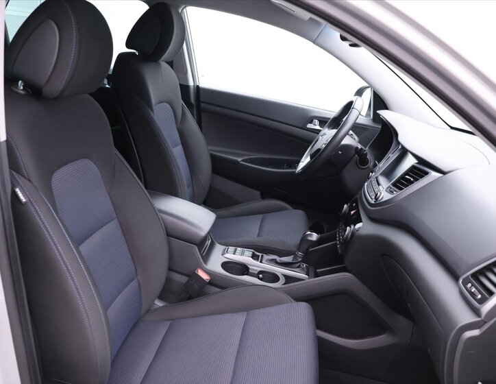 Hyundai Tucson SUV 2,0 l 100 kw