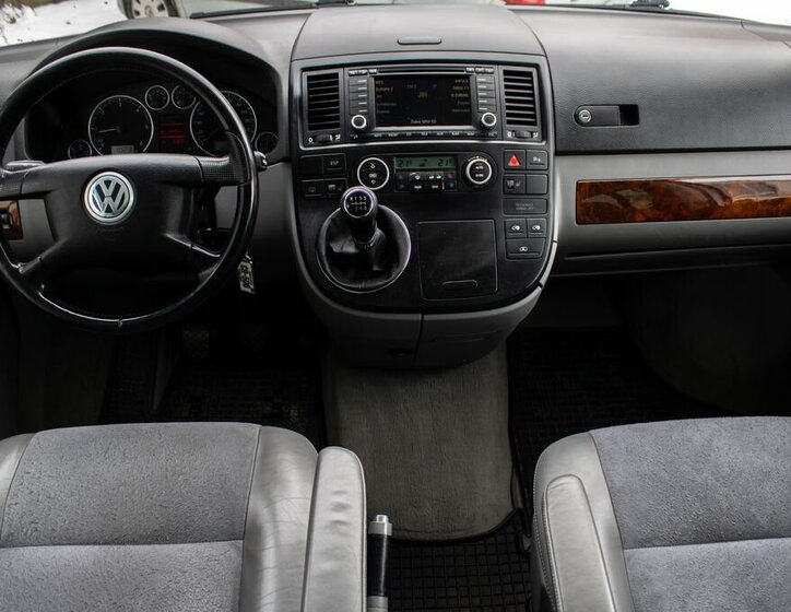 Volkswagen Ostatní VAN-Minibus 2,5 l 128 kw