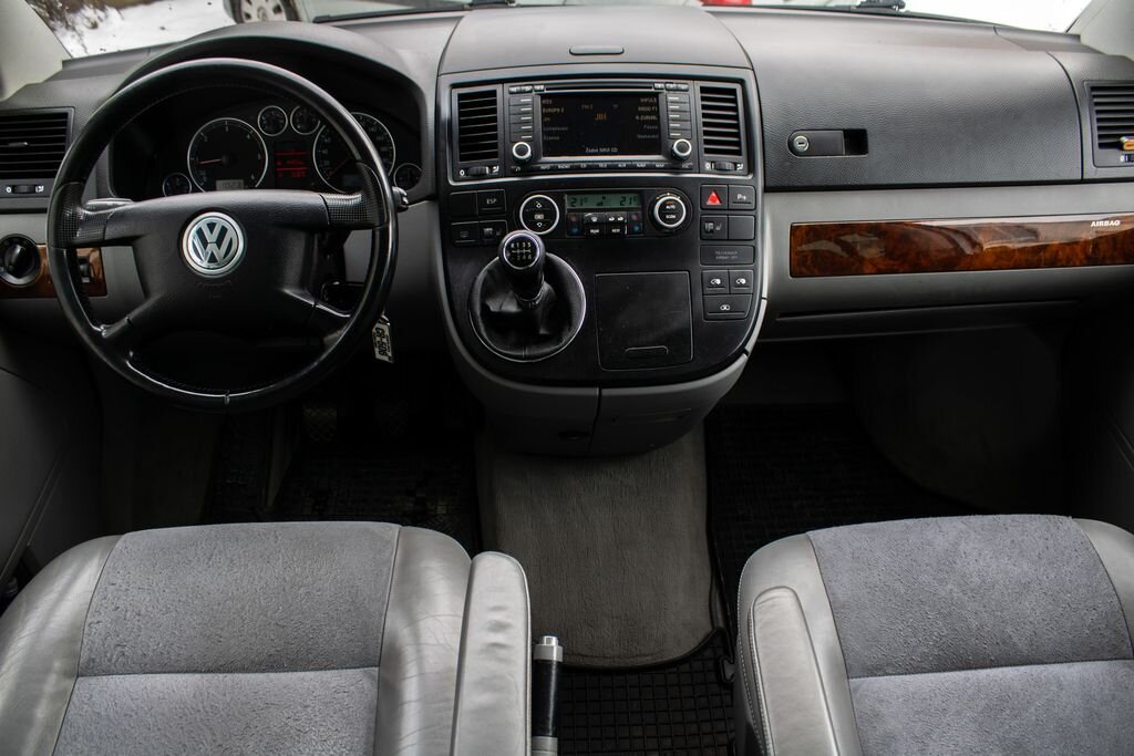 Volkswagen Ostatní VAN-Minibus 2,5 l 128 kw