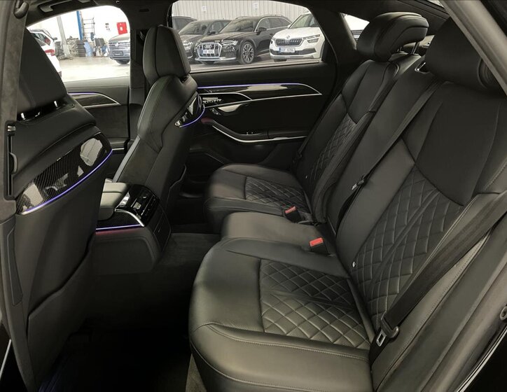 Audi S8 46