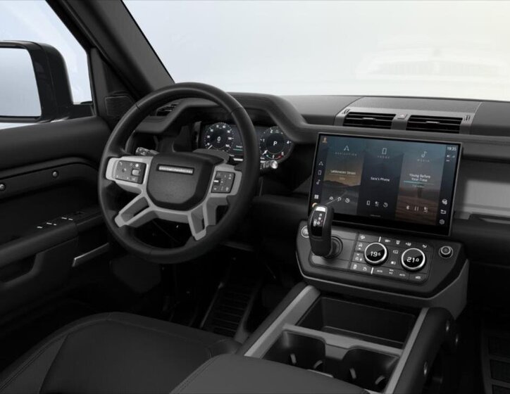 Land Rover Defender 6