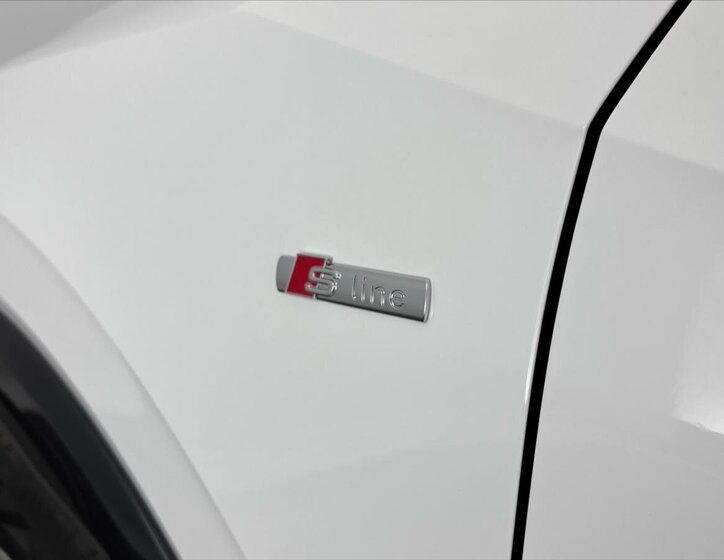 Audi Q2 SUV / Terénní 1,5 l 110 kw