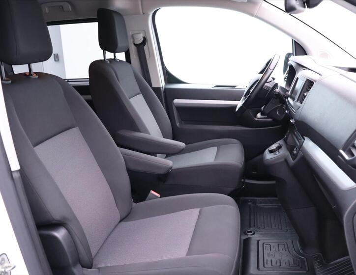 Toyota ProAce Verso 11