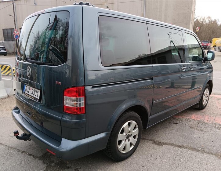 Volkswagen Multivan 12