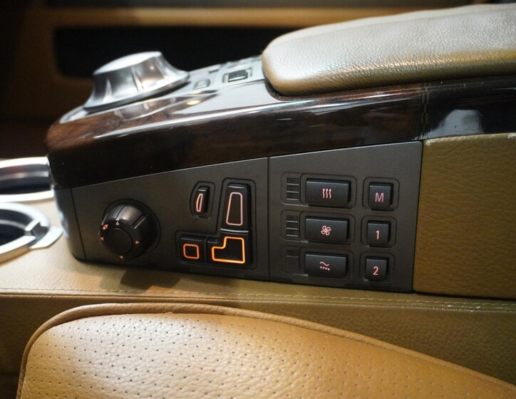 BMW Řada 7 Sedan 6,0 l 327 kw