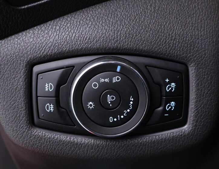 Ford Tourneo Connect 15