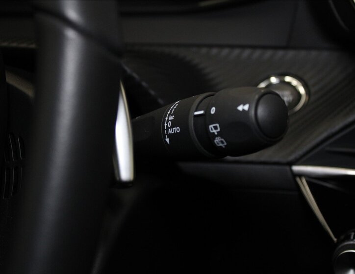 Peugeot 208 Hatchback 1,2 l 74 kw