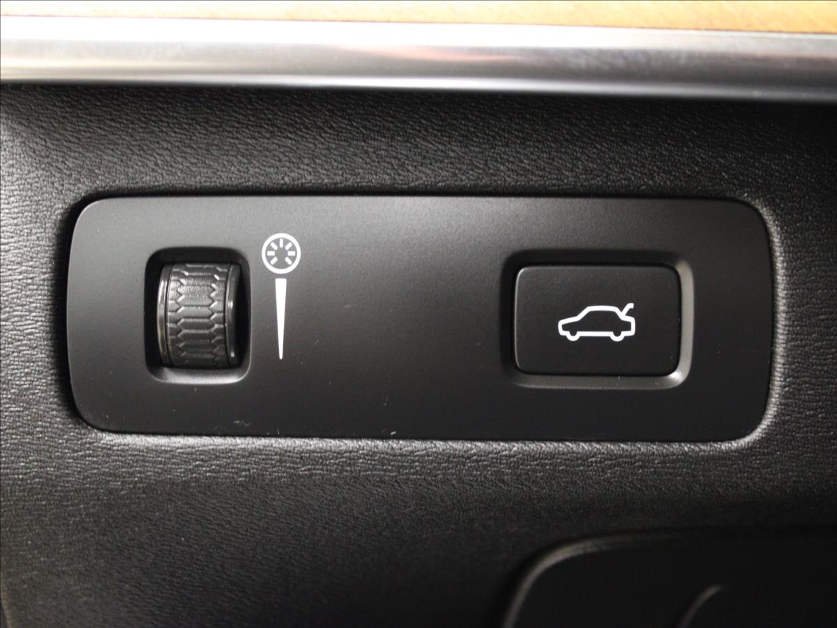 Volvo XC90 SUV 2,0 l 173 kw