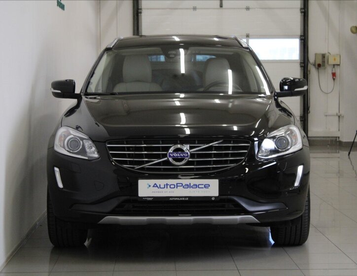 Volvo XC60 SUV / Terénní 2,0 l 140 kw