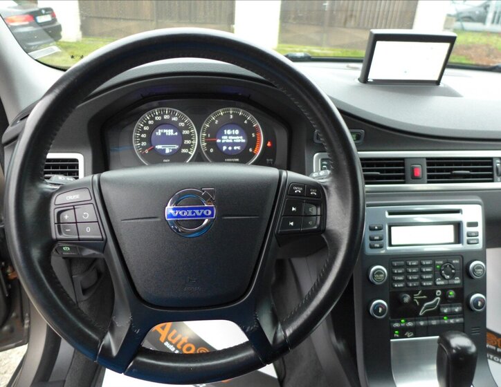 Volvo XC70 Kombi 2,4 l 120 kw