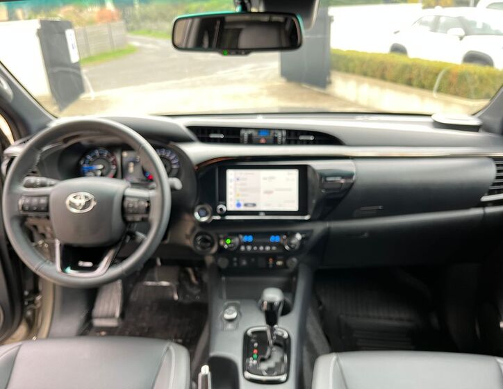 Toyota Hilux 19