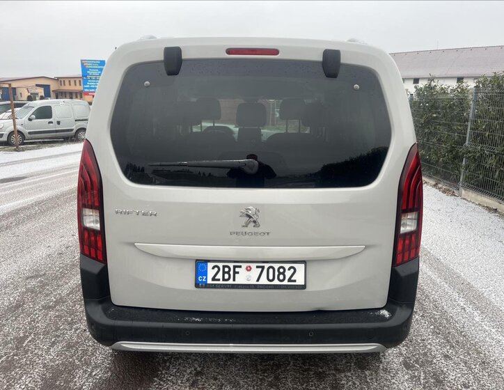 Peugeot Rifter 7