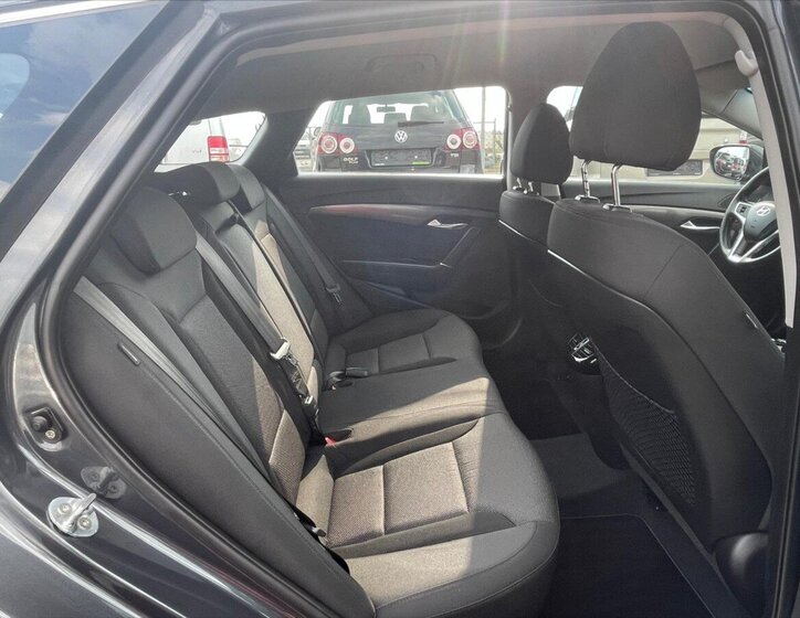 Hyundai i40 Kombi 1,6 l 99 kw