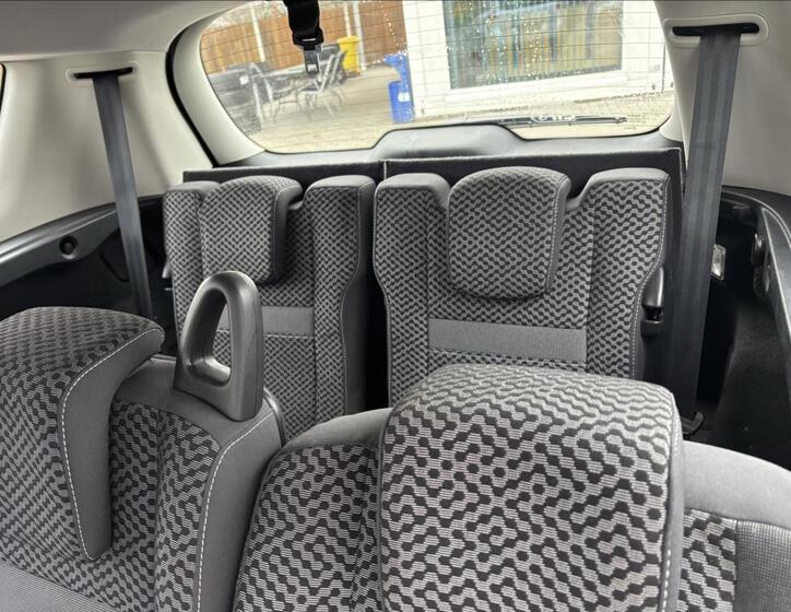 Renault Grand Scénic 8