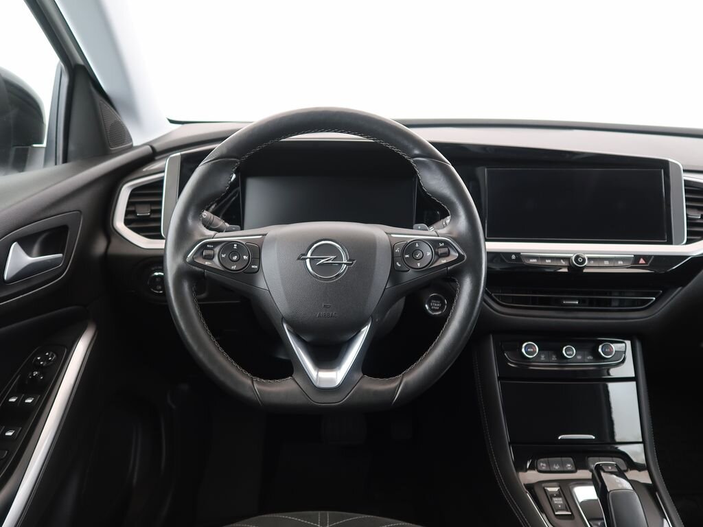 Opel Grandland SUV / Terénní 1,6 l 147 kw