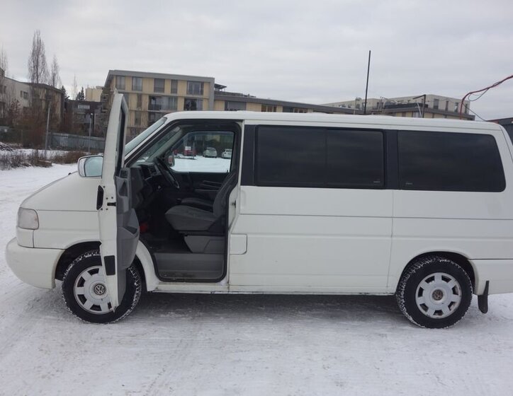 Volkswagen Multivan 12