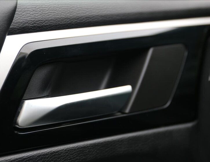 Mitsubishi Outlander SUV / Terénní 2,4 l 162 kw