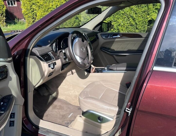 Mercedes-Benz GL Kombi 4,7 l 270 kw