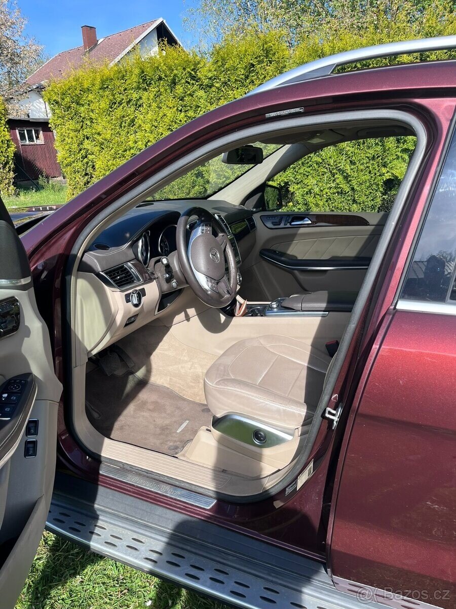 Mercedes-Benz GL Kombi 4,7 l 270 kw