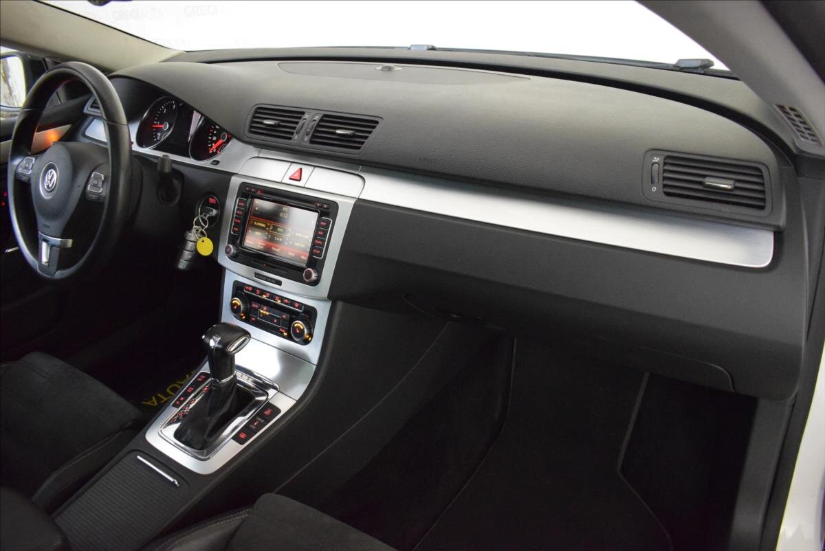 Volkswagen Passat CC Sedan 2,0 l 105 kw