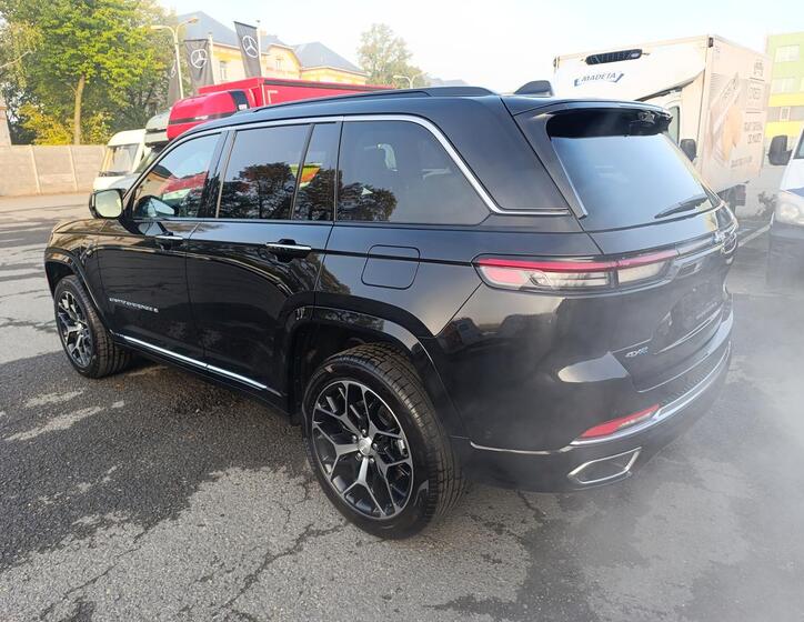 Jeep Grand Cherokee 8