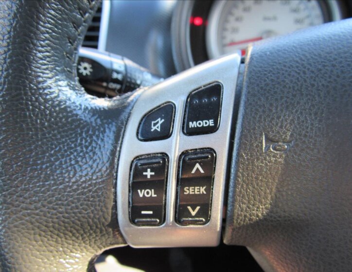 Suzuki Splash Hatchback 996,0 48 kw