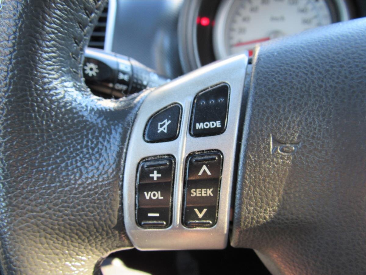 Suzuki Splash Hatchback 996,0 48 kw