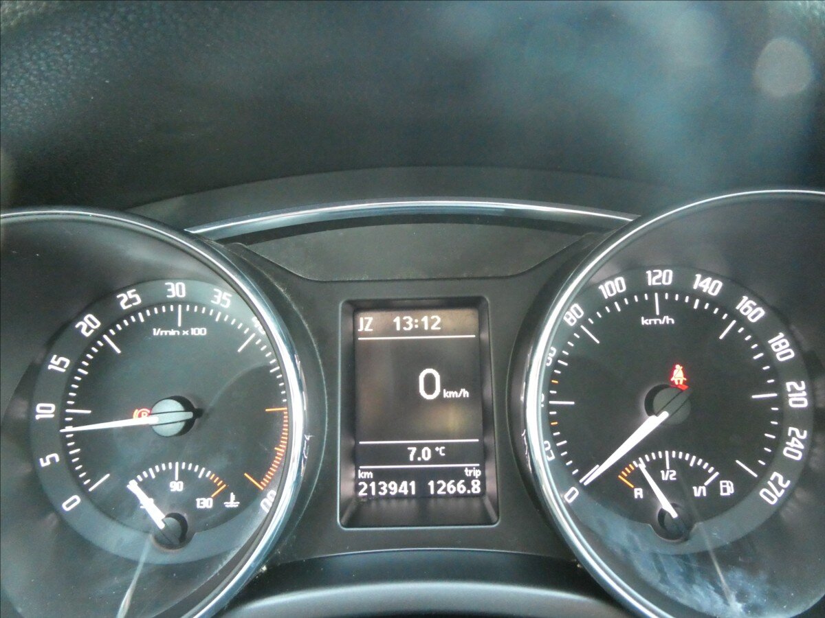 Škoda Superb Kombi 2,0 l 103 kw