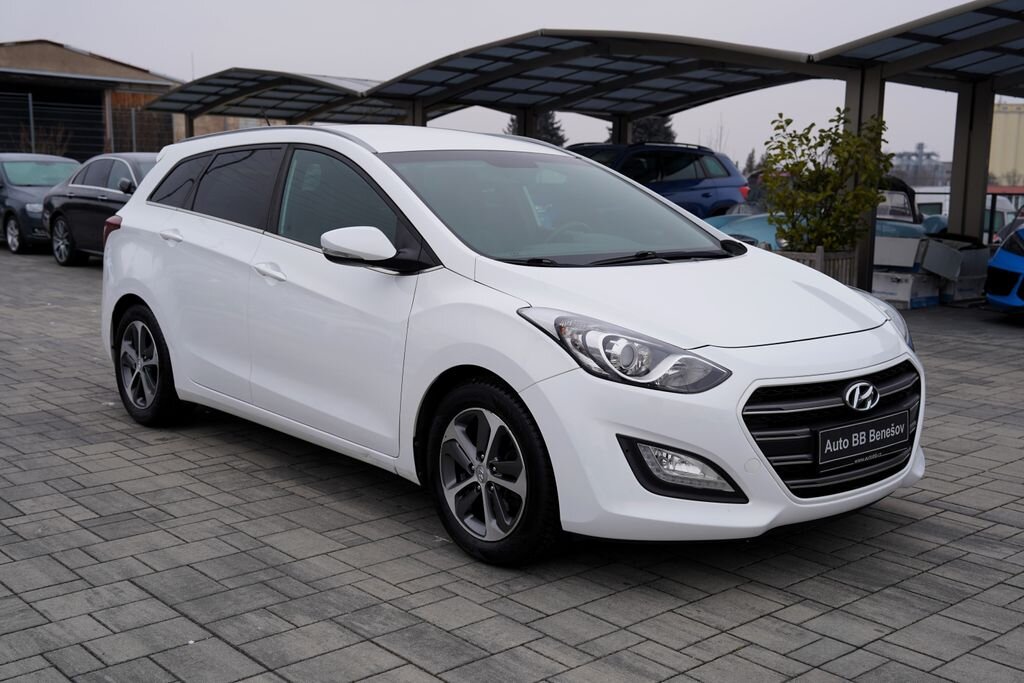 Hyundai i30 Kombi 1,6 l 99 kw