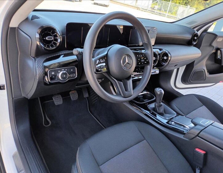 Mercedes-Benz Třídy A Hatchback 1,3 l 80 kw