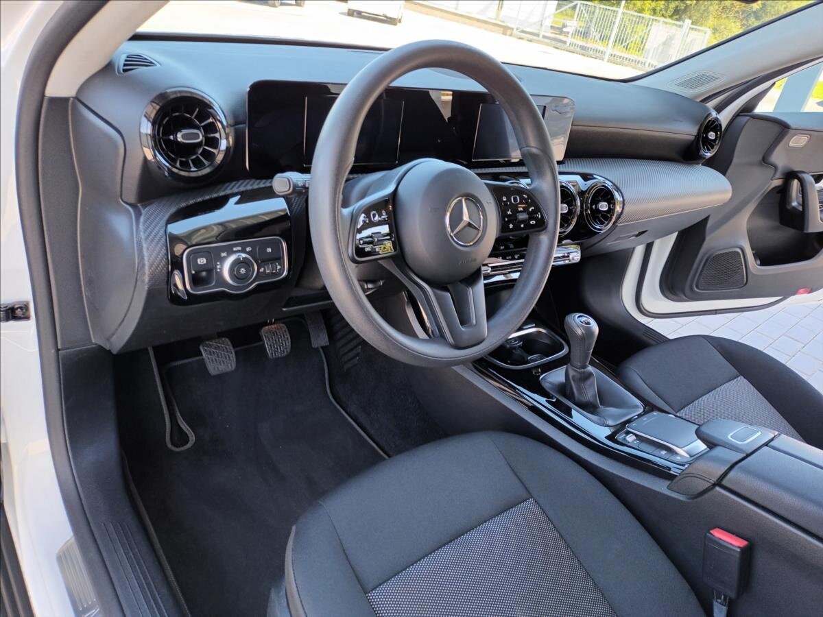 Mercedes-Benz Třídy A Hatchback 1,3 l 80 kw