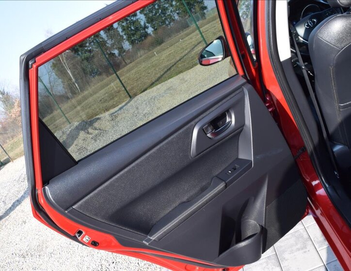 Toyota Auris Kombi 1,2 l 85 kw